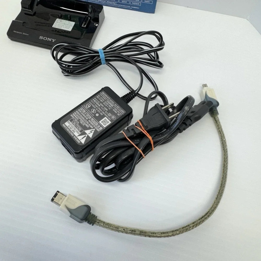 Sony Handycam DCR-SR42 Camcorder 30GB HDD 40x Opt Zoom- Charging Dock And Extras